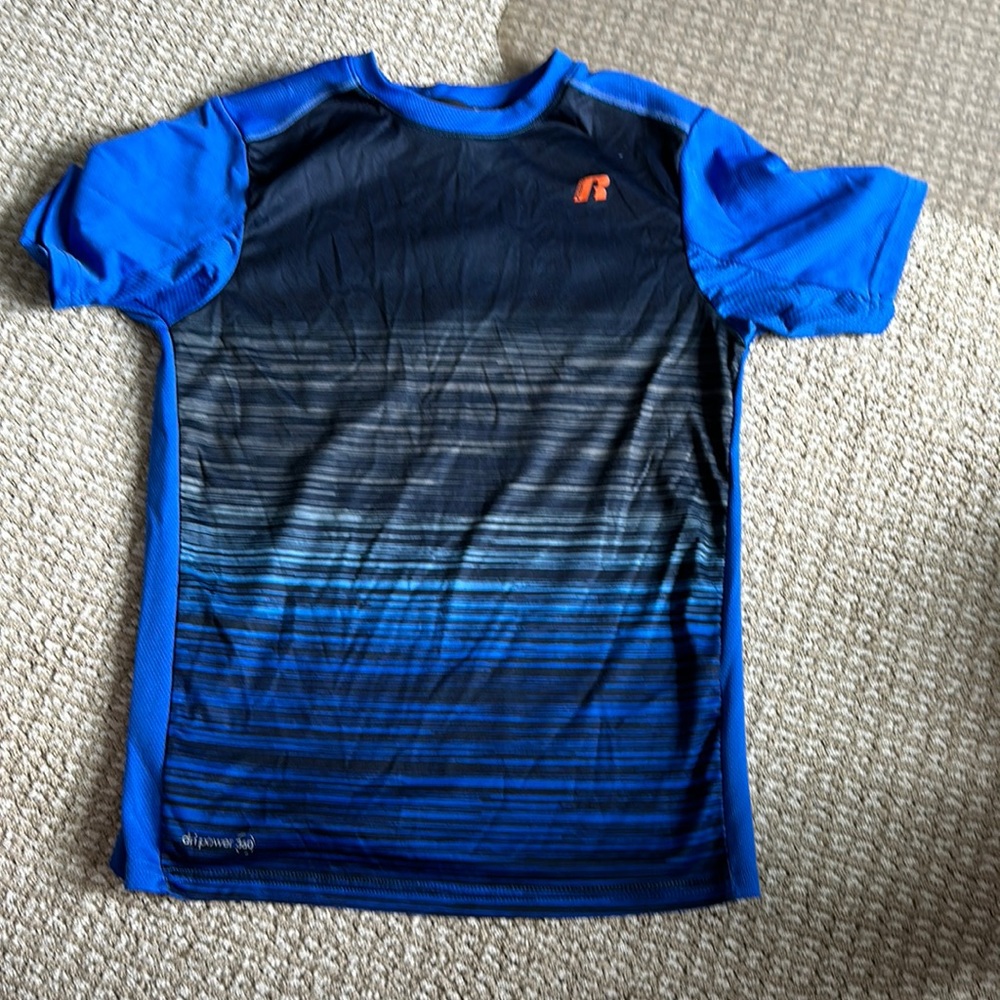 Boy’s athletic dry power wicking shirt 👕